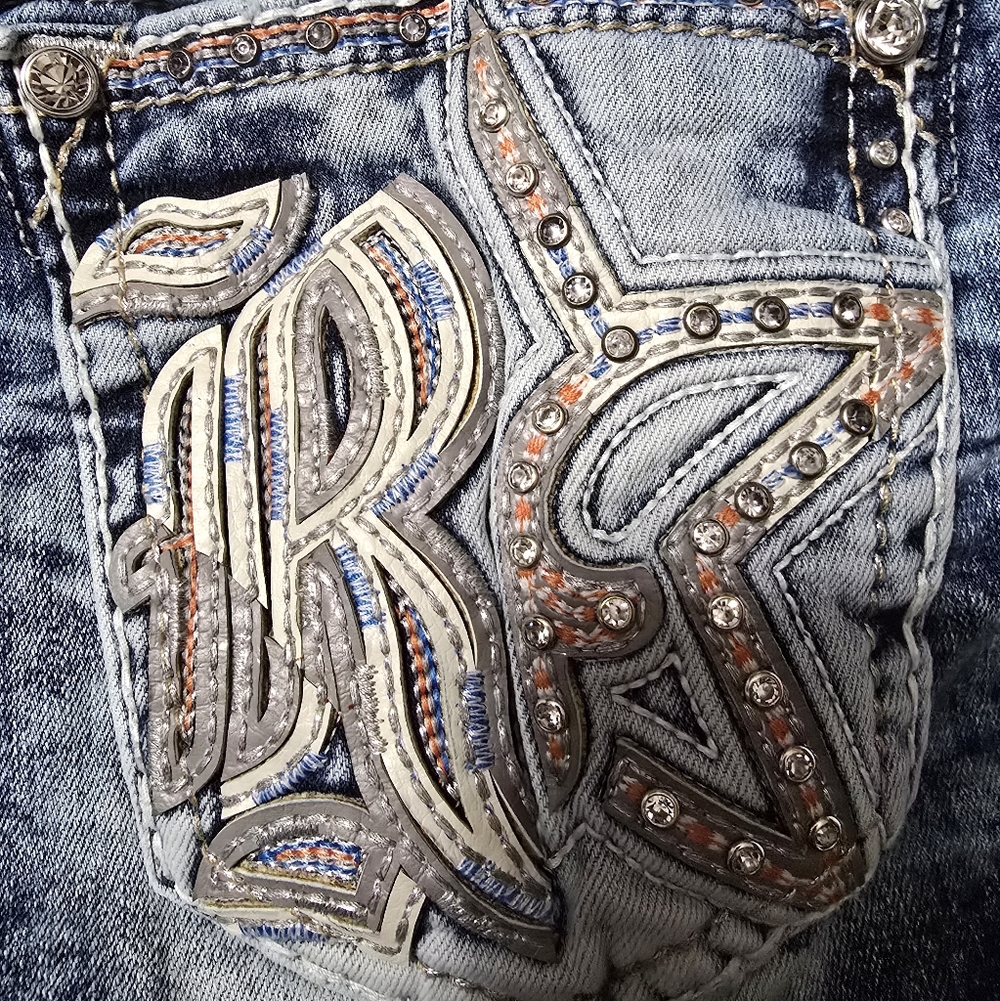 🤘NeW🎸 ROCK REVIVAL LIZBETH EMBELLISHED DISTRESS DESTRUCTED SHORTS 30 - Picture 9 of 16
